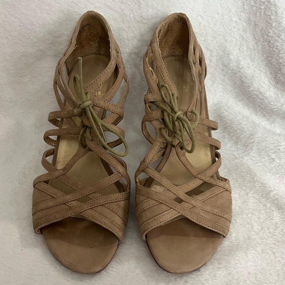 Stuart Weitzman woman’s Sz 5.5 tan/nude suede leather kitten lace up heel - Picture 6 of 6
